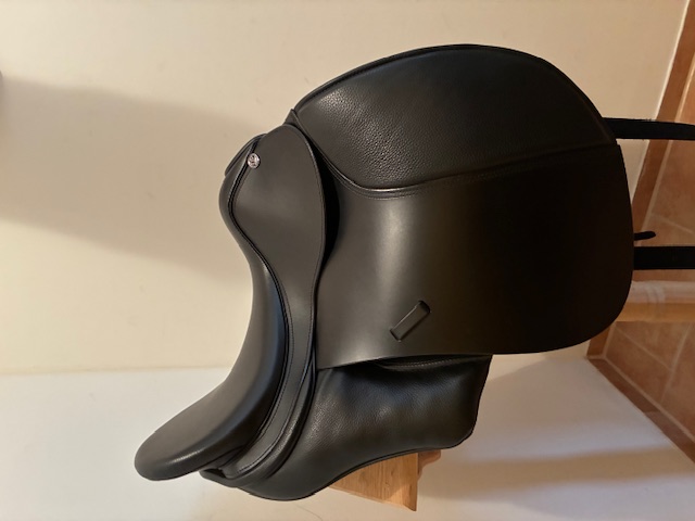 Maxima Dressursattel mit Barockkissen von Deuber & Partner